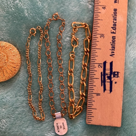 Vintage Lot of Bracelets and a Scarf Clip - Picture 5 of 6
